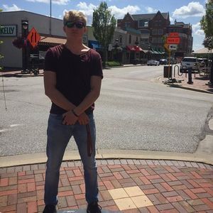 Meet your Posher, Alex